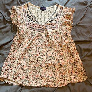 Artesia Size XL Casual Flowered Short Sleeve Top